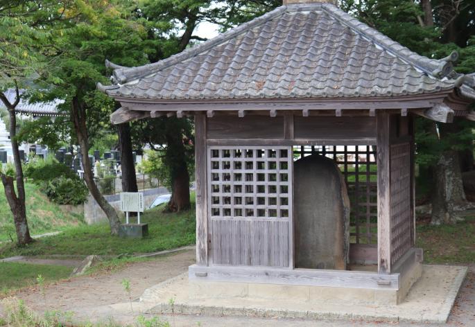 多賀城碑と覆屋