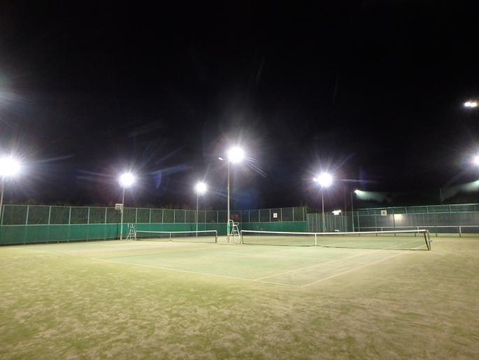テニスコート夜間照明更新
